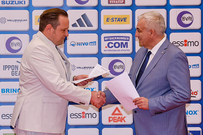 ZEBRA ist offizieller Mattenlieferant der European Judo Union